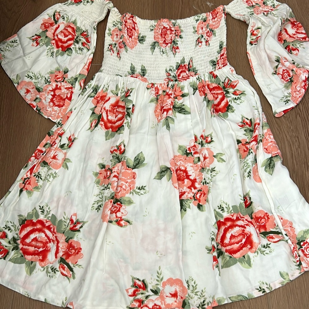 NWOT!  Off shoulder floral dress - size L
